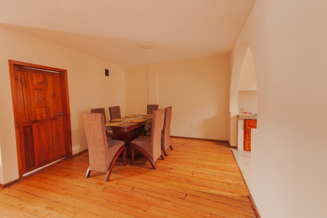 Los Ponchos Inn Apartasuite Отавало Экстерьер фото