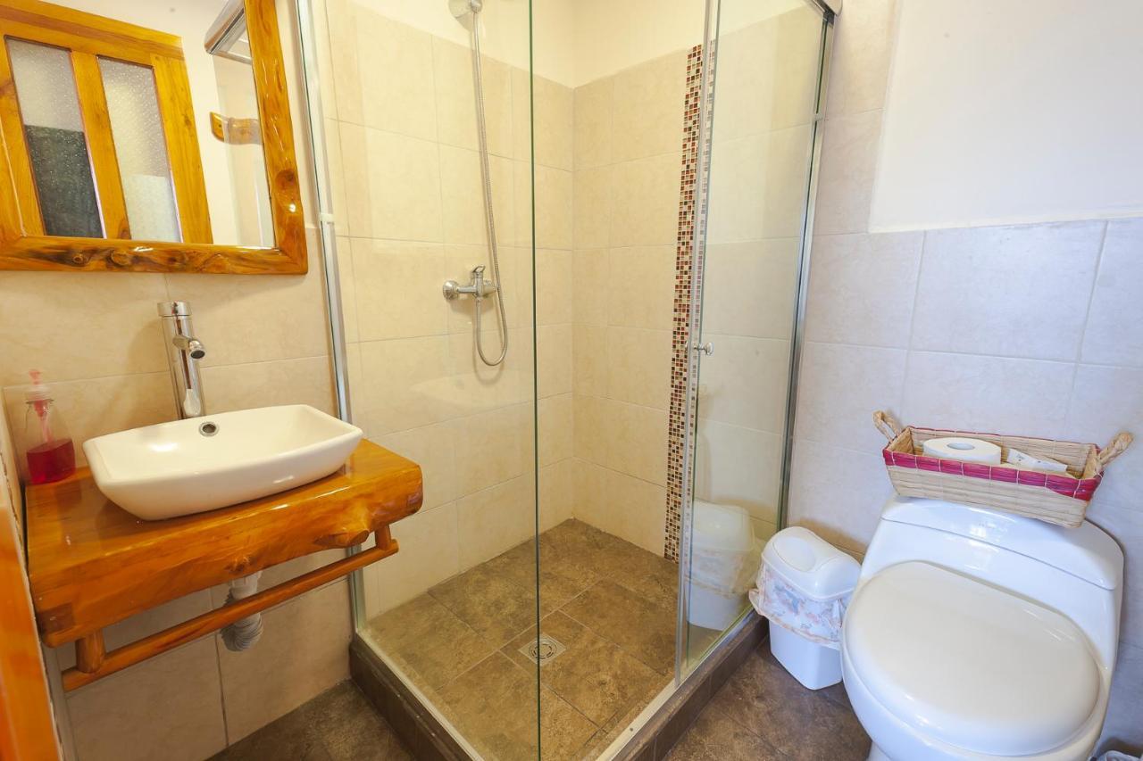 Los Ponchos Inn Apartasuite Отавало Экстерьер фото